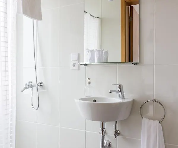 H18 Bed & Breakfast Horta (Azores)